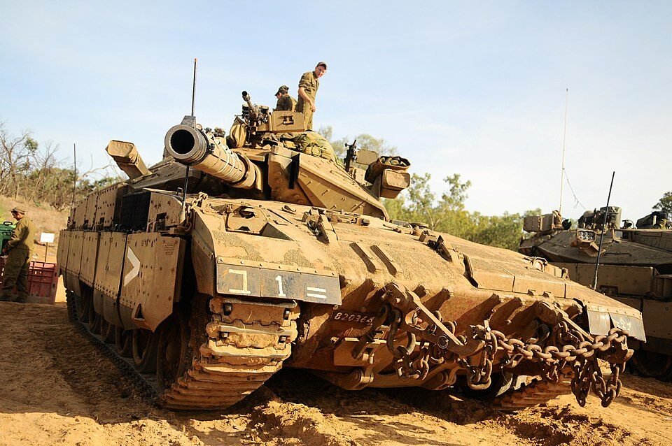 Israeli Tanks Bear Down on Gaza City as Trump Calls Urgent White House Meeting